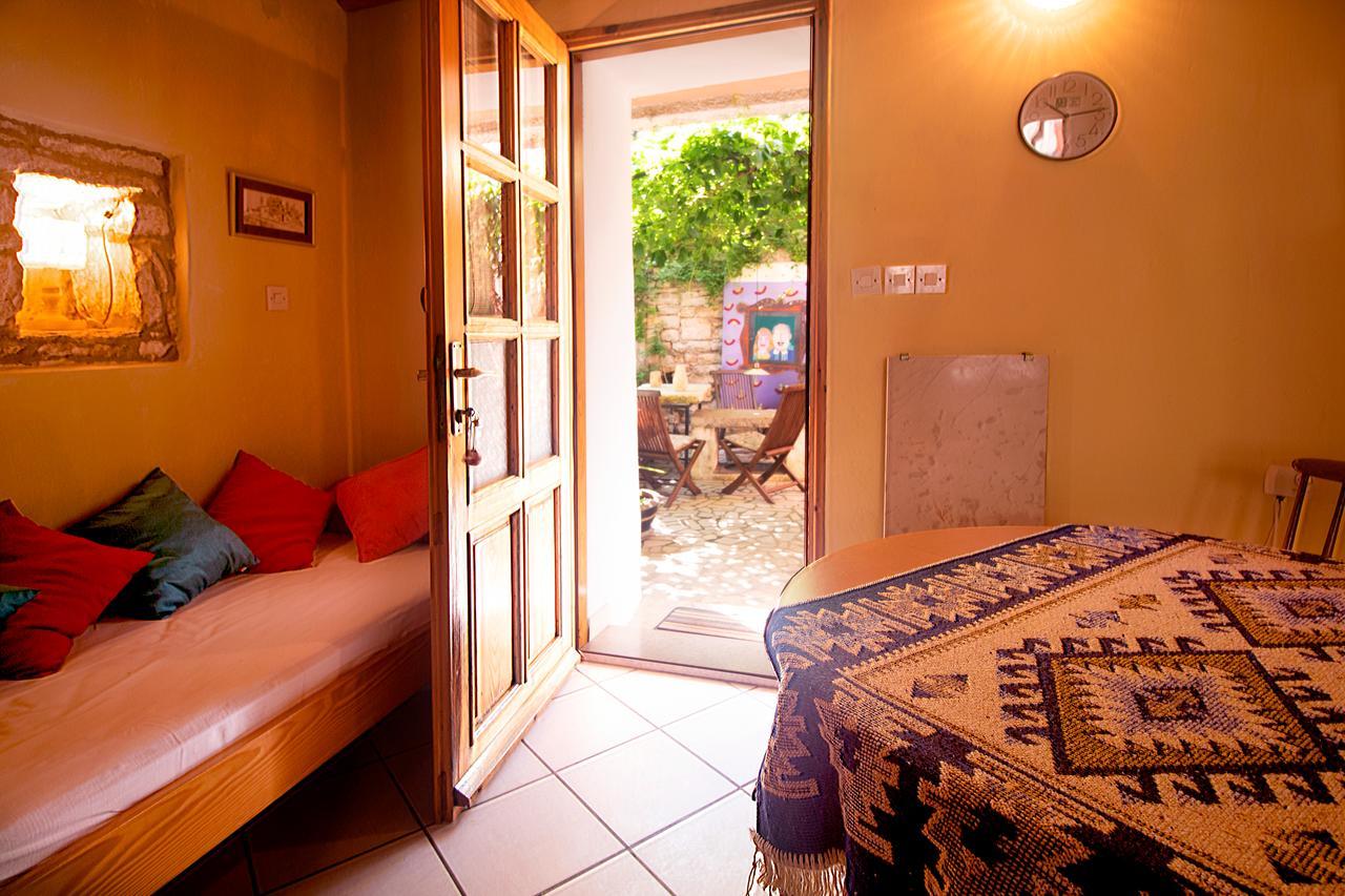 Kamene Price Rooms, Music And Food Apartment
